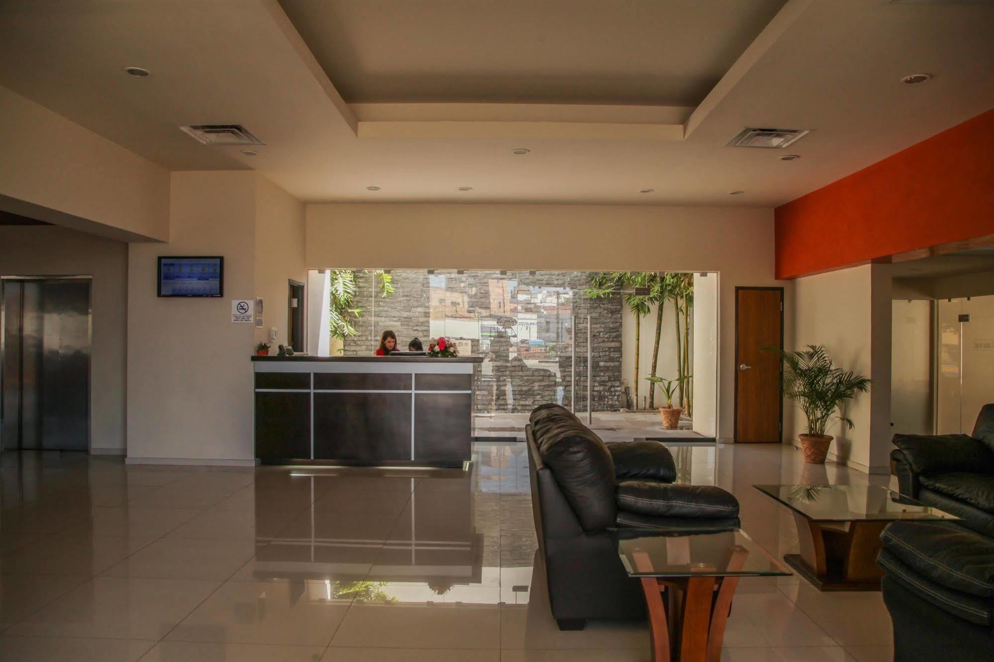 Best Western Plus La Mina Parral 内观 照片