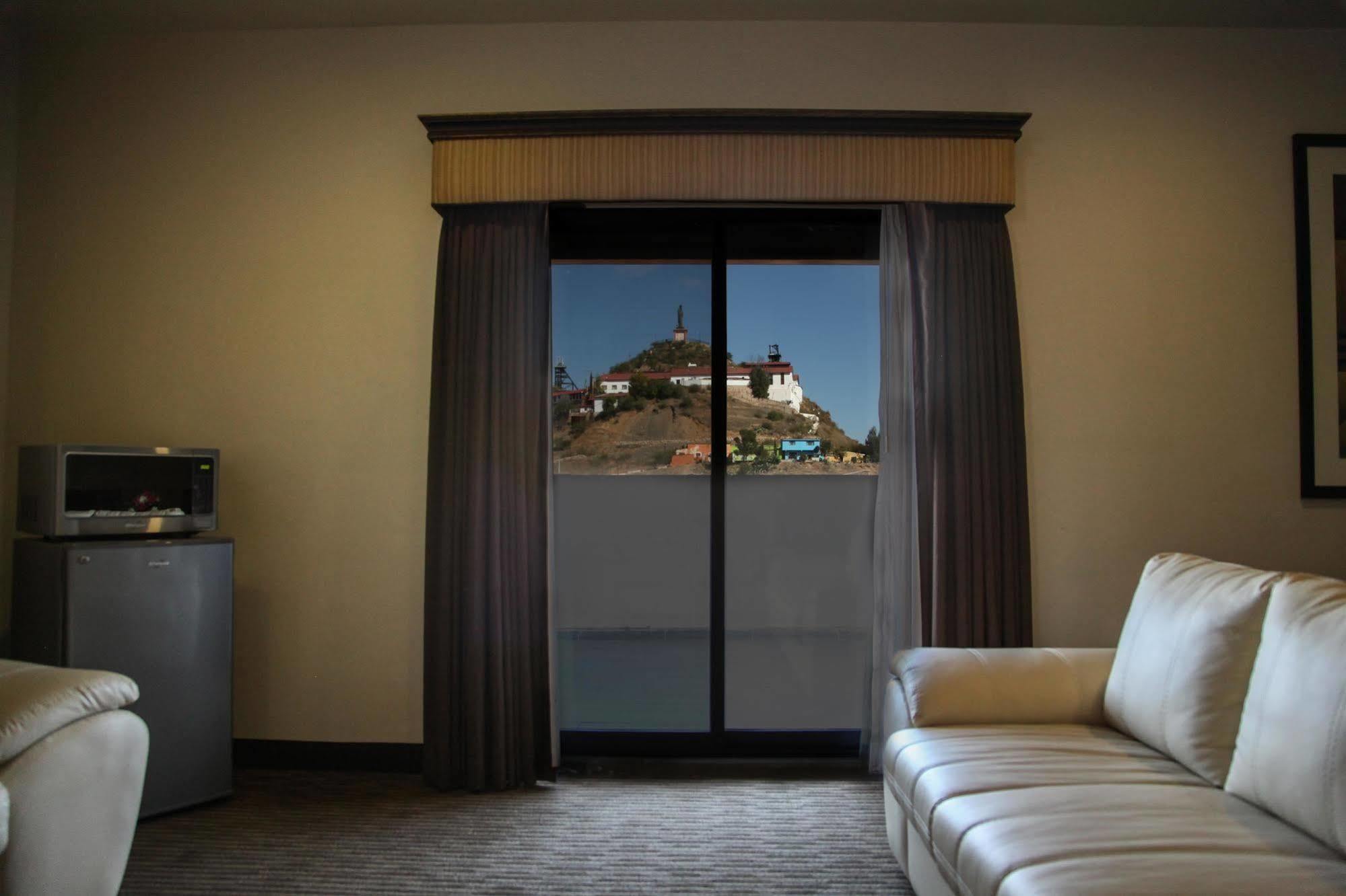 Best Western Plus La Mina Parral 客房 照片