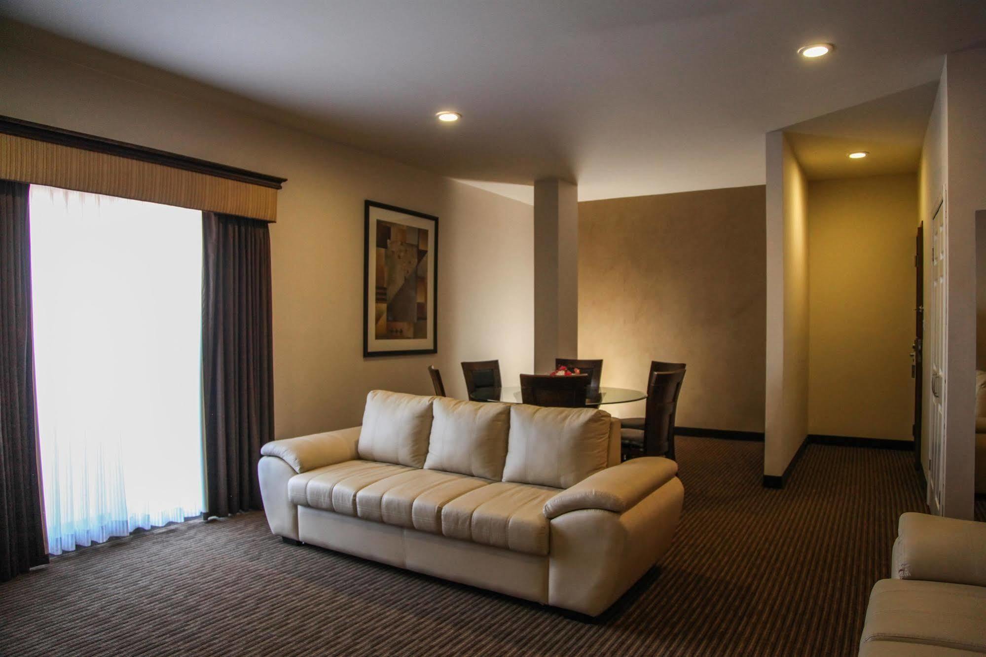 Best Western Plus La Mina Parral 客房 照片